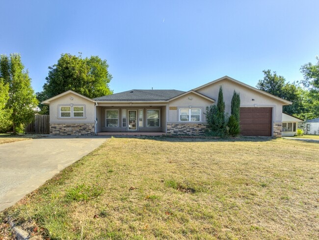 Photo - 1131 S Miles Ave