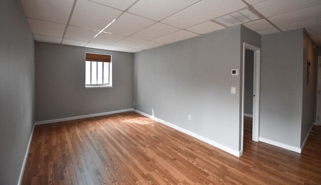 Sala de estar - 549 E 4th St Unidad B1