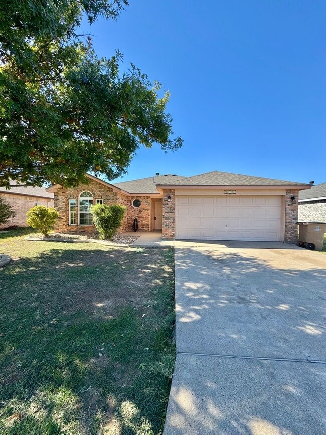 Photo - NOW AVAILABLE - 3 Bedroom Home in the PaulAnn Neighborhood!