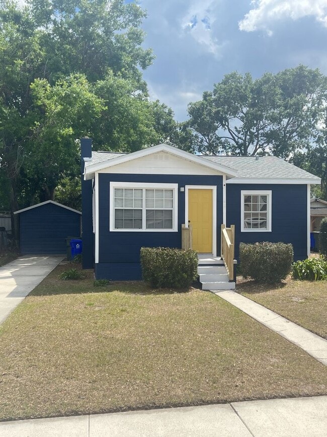 Building Photo - Spacious 3-Bedroom 2-Bathroom Home