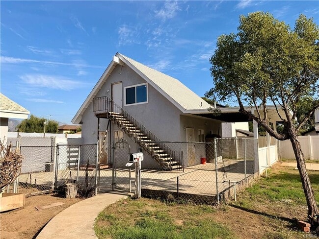 Building Photo - 13416 Glenoaks Blvd