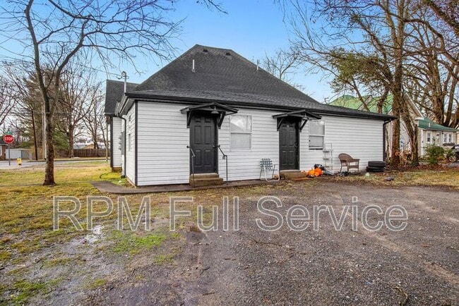 Photo - 1002 N Maple St Unit B