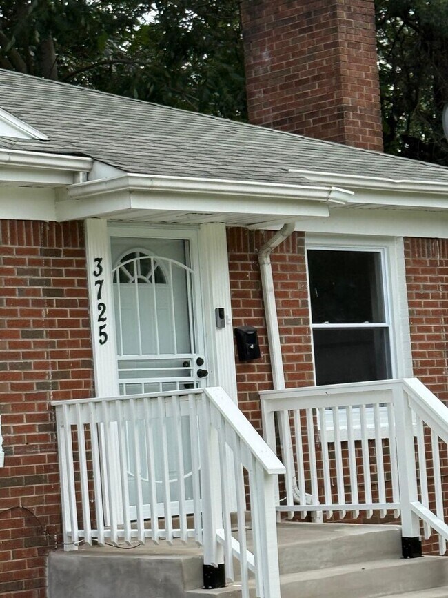 Photo - 5-Bedroom 2-Bath Completely Renovated!