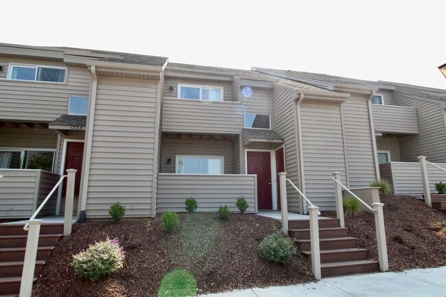 Building Photo - 1337 Bradley Dr