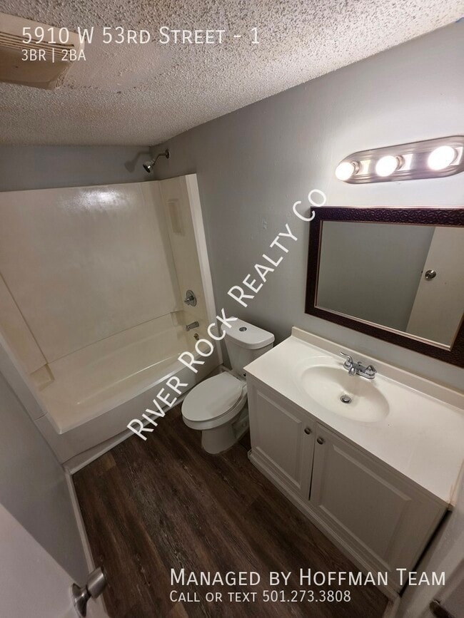 Photo - 5910 W 53rd St Unidad 1