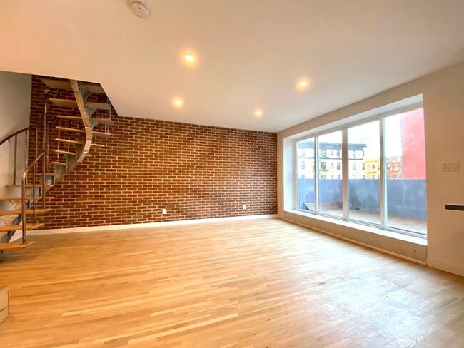 Building Photo - 165 Elizabeth St Unit 4R