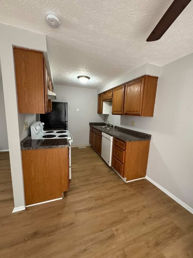 Photo - 3 Bed 1 Bathroom Ranch in Groveport School District! Half off Deposit for a move in by 12/31!