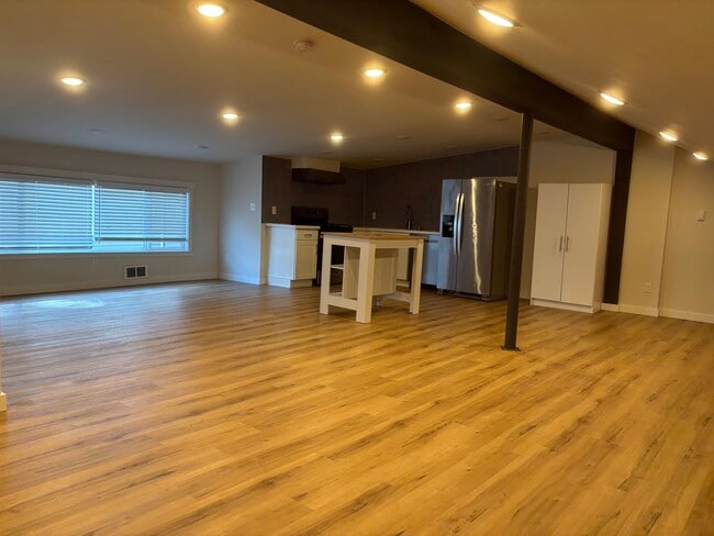 Photo - 2505 NE 140th St Unidad B