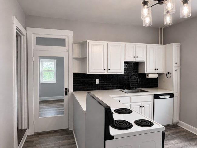 Photo - Modern 2 bedroom End-of-Row Townhome in Rothsville - w/ Garage & In Unit Laundry!