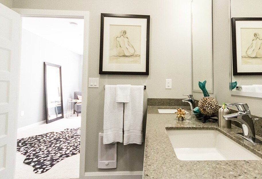 Photo - 940 On The Park