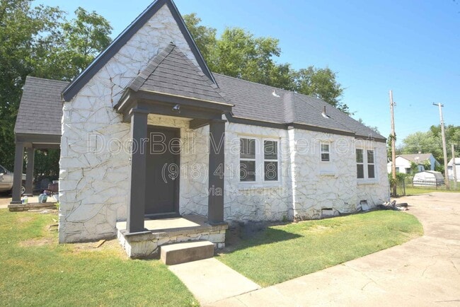 Photo - 613 E Xyler St