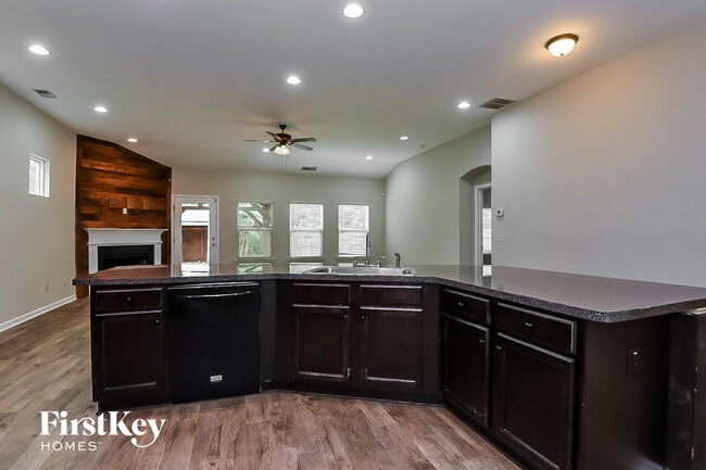 Photo - 180 Renford Rd