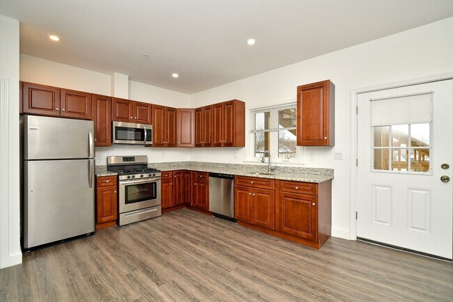 Photo - 55 Dale St Unit 3