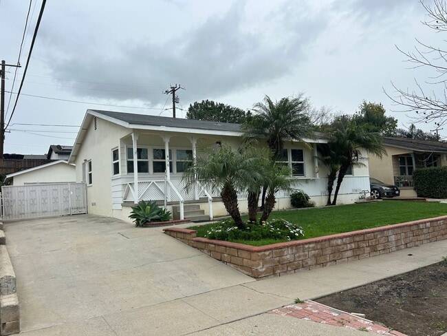 Building Photo - Spacious 4-Bedroom, 2-Bath Home in Desirable La Habra Location