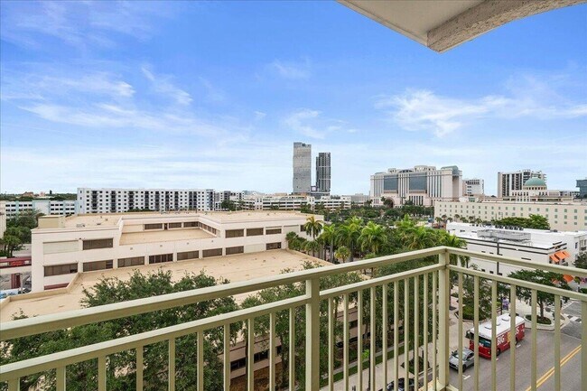 Photo - 610 Clematis St