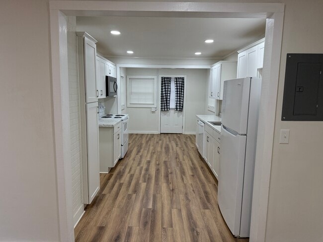 Photo - 110 Small St