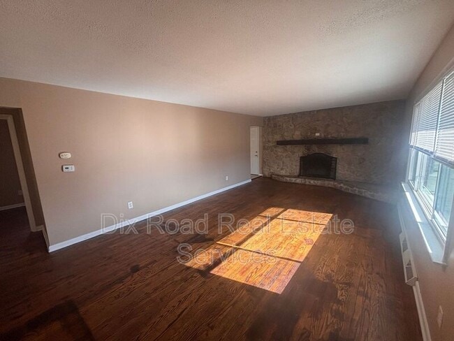 Photo - 4828 Betsy Dr