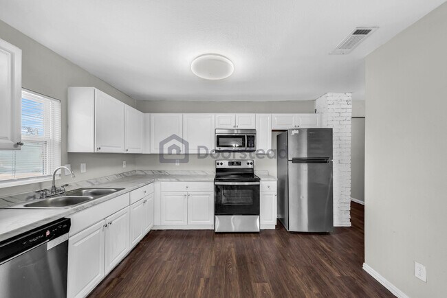 Photo - 2735 Purington Ave Unit Apt 20