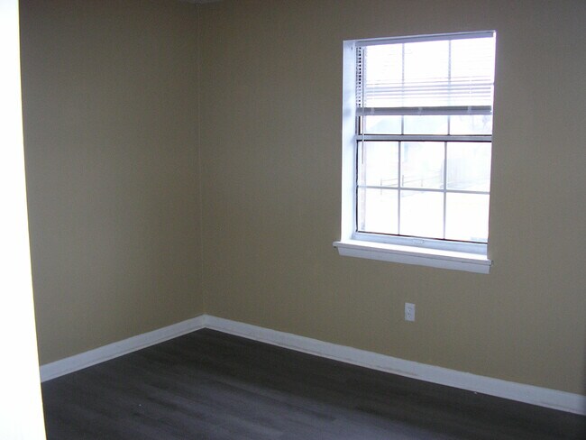 Photo - 1721 Highland Way Unit B