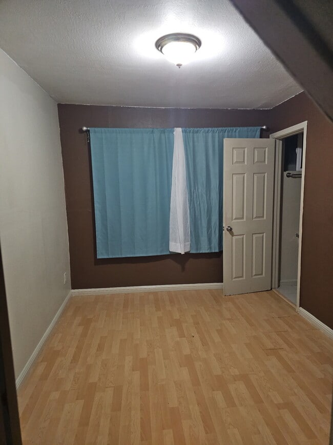Building Photo - 435 C St Unit 5 Rental