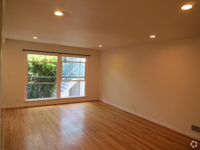 Building Photo - 1958 S Beverly Glen Blvd Unit 1958 Rental