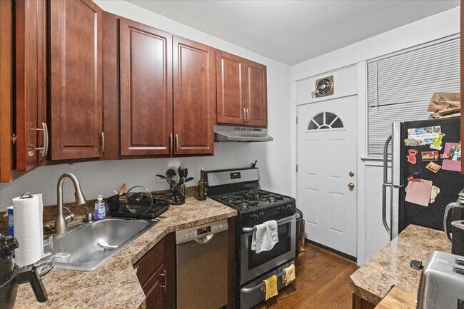 Photo - 2465 N Clark St Condo Unit 2