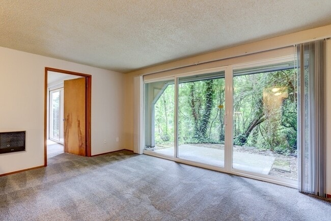 Building Photo - Say YES to this address! Lair Hill offers ... Rental