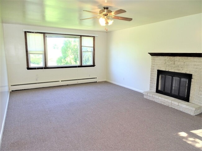 Photo - 267 E Main St