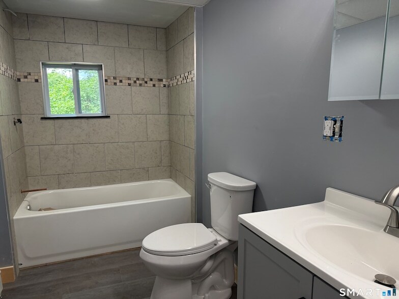 Photo - 106 Rockwell St