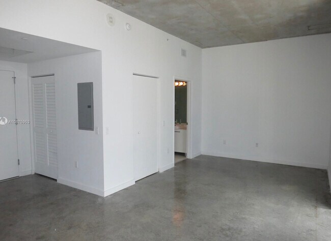 Photo - 151 SE 1st St Unidad 2804