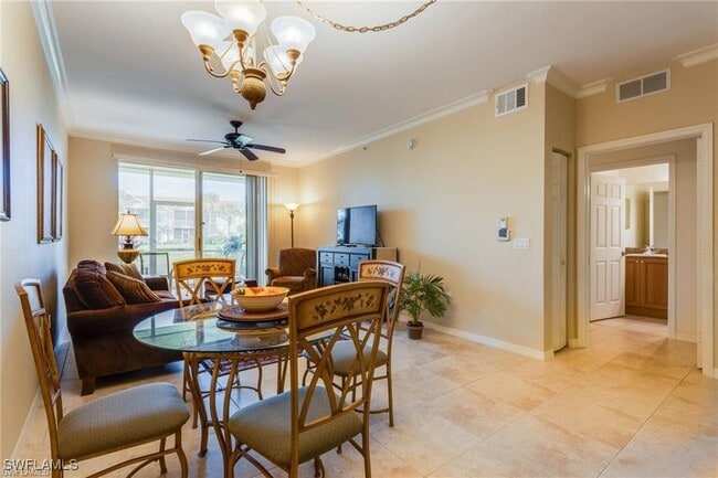 Photo - 20201 Estero Gardens Cir Unidad 104