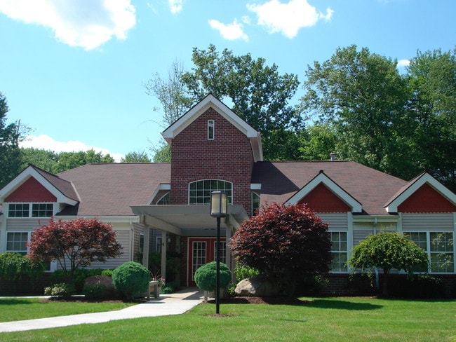 Clubhouse - Southcreek Apartments