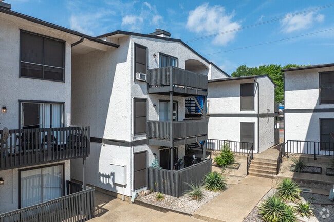 Photo - The Ayva at Oaklawn