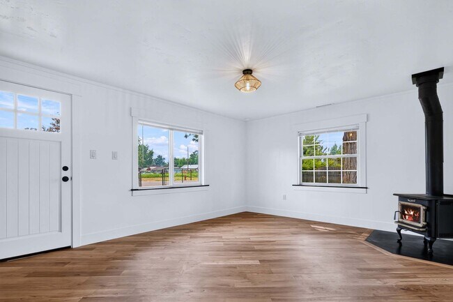 829 Lincoln Ave
