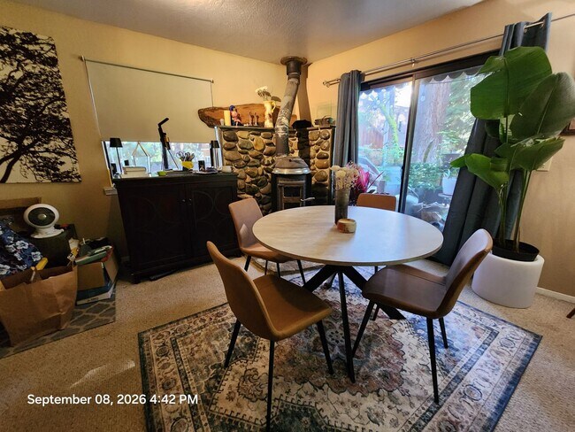 Photo - 493 Brassie Ave