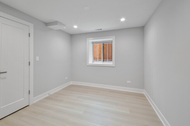 Photo - 4626 Ashland Ave Unidad 1N