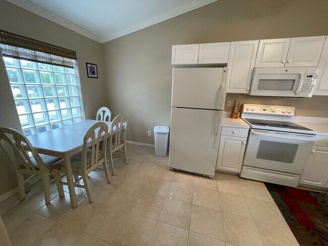 Photo - ANNUAL RENTAL -  FURNISHED 2 BED / 2 BATH ... Unit 80
