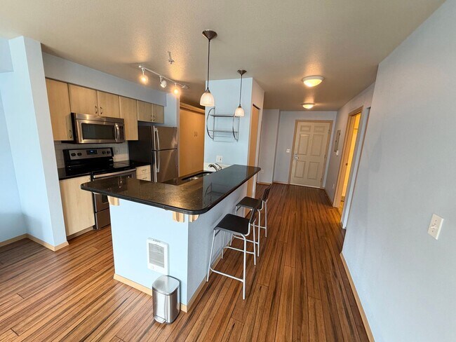 Photo - Bright Studio in Queen Anne!