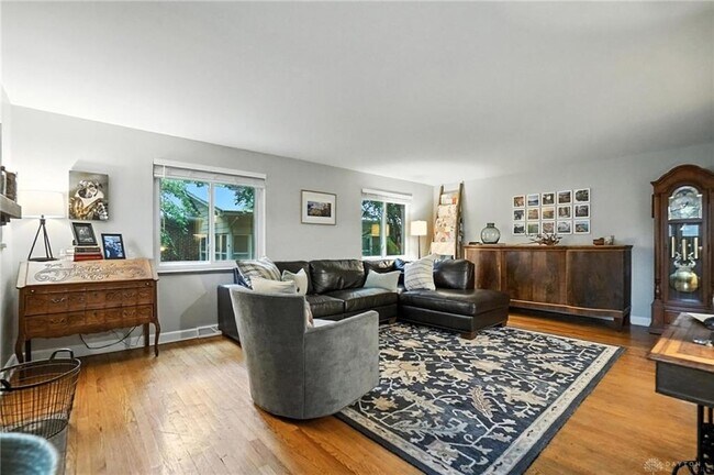 108 Napoleon Dr