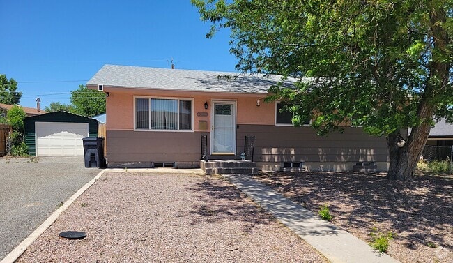 Building Photo - ALL PROSPECTIVE TENANTS MUST SUBMIT A $58 ... Rental