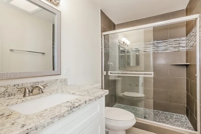 Photo - 2460 E Manhatton Dr