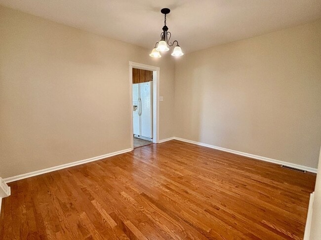 Photo - 706 W Railroad Ave