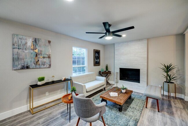 Photo - 5001 Cottonwood Cir