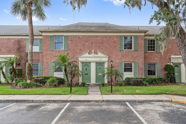Building Photo - "Spacious 2-Bed Condo with Modern Upgrades...