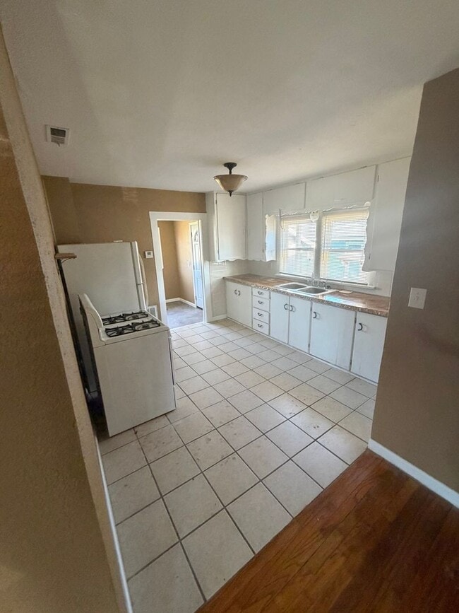 Photo - 1807 W Lincoln St