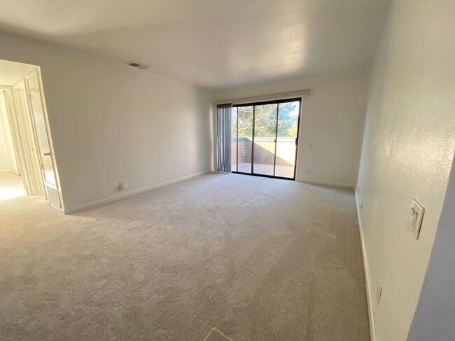 Building Photo - 178 Hackamore Common Rental