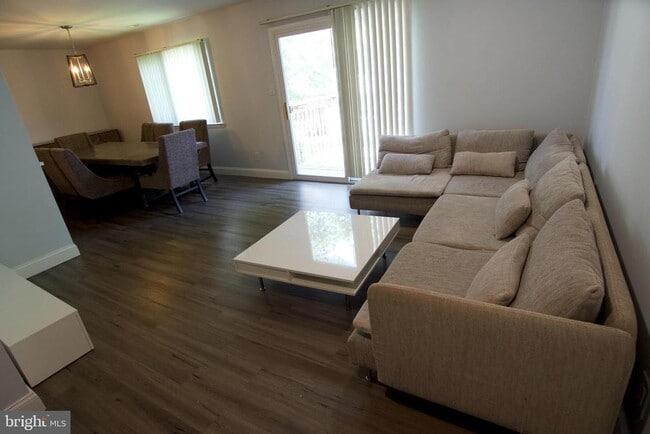 Building Photo - 45 Buttonwood Rd Rental