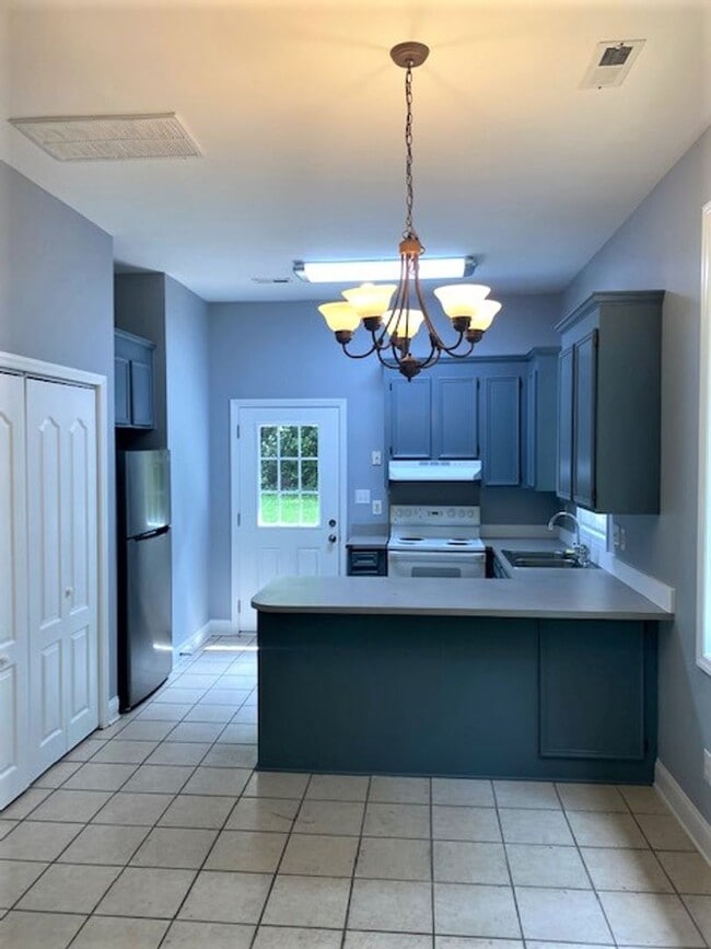 Photo - Downtown Cornelius! Minutes from Lake Norman! 2 Bedroom, DUPLEX!