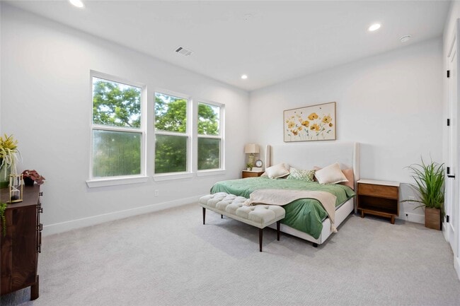Photo - 8020 Westglen Dr