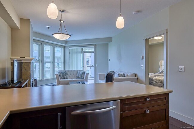 Photo - 6310 Mcrobb Ave